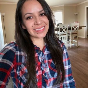 Meet your Posher, Desi